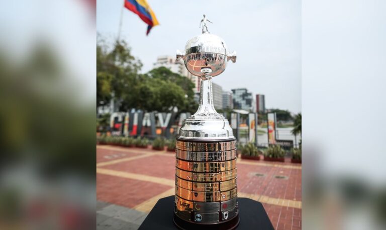 taça, troféu, Libertadores, Quito, bandeira